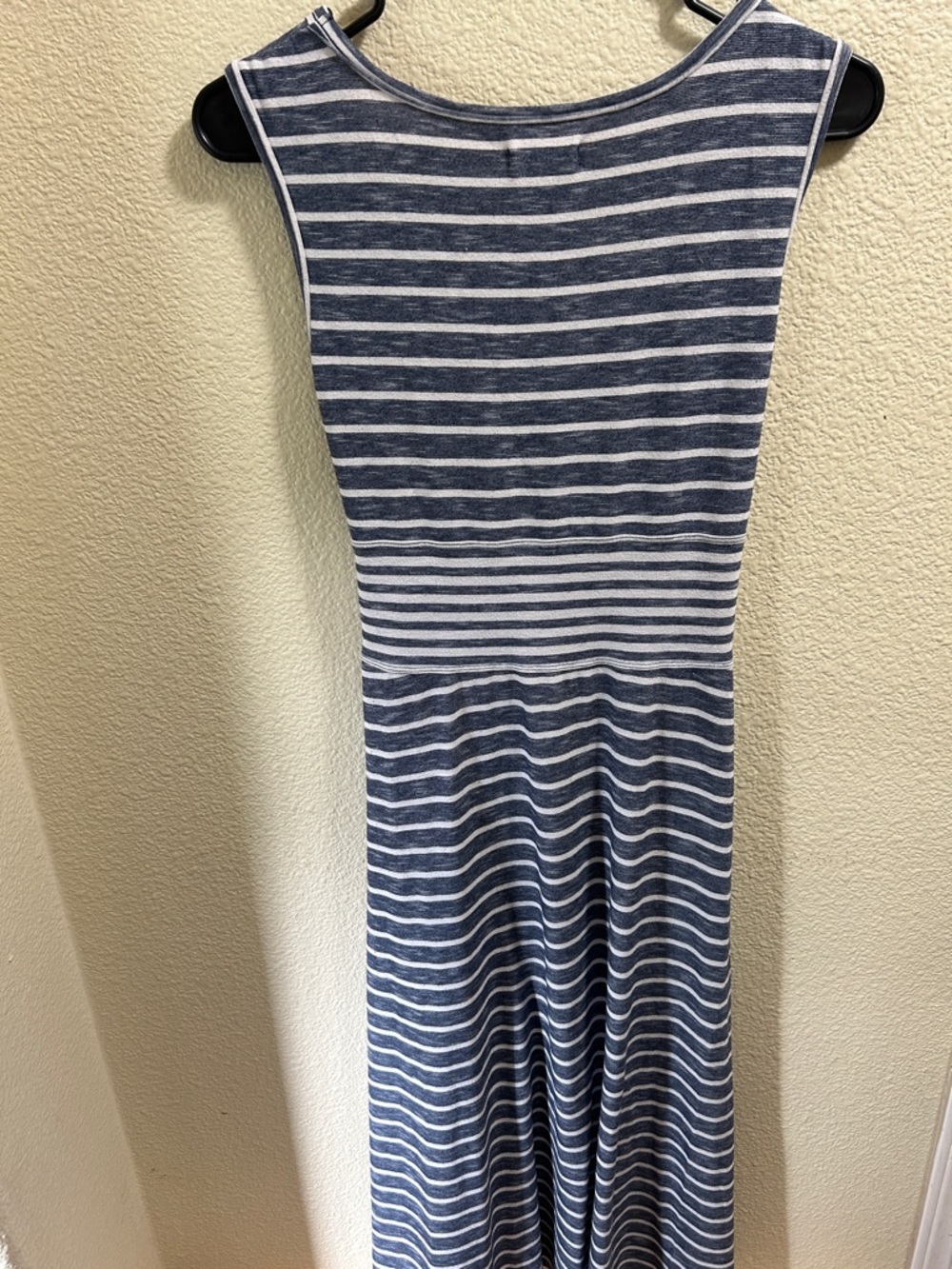 Sleeveless Navy and White Striped Tie-Front Midi Dress - Picture 4 of 4